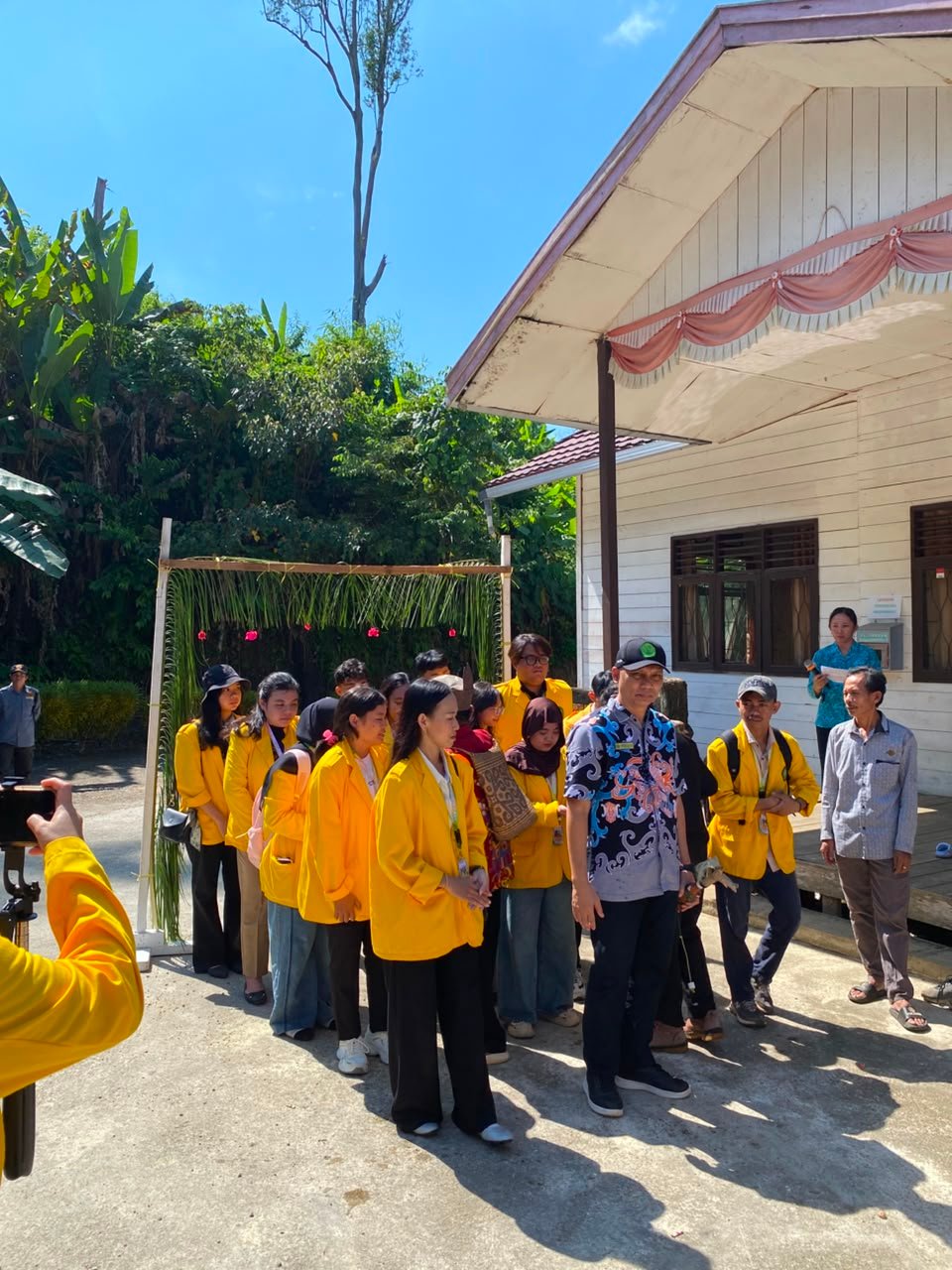 Penyambutan Mahasiswa KKN di Desa Olung Siron